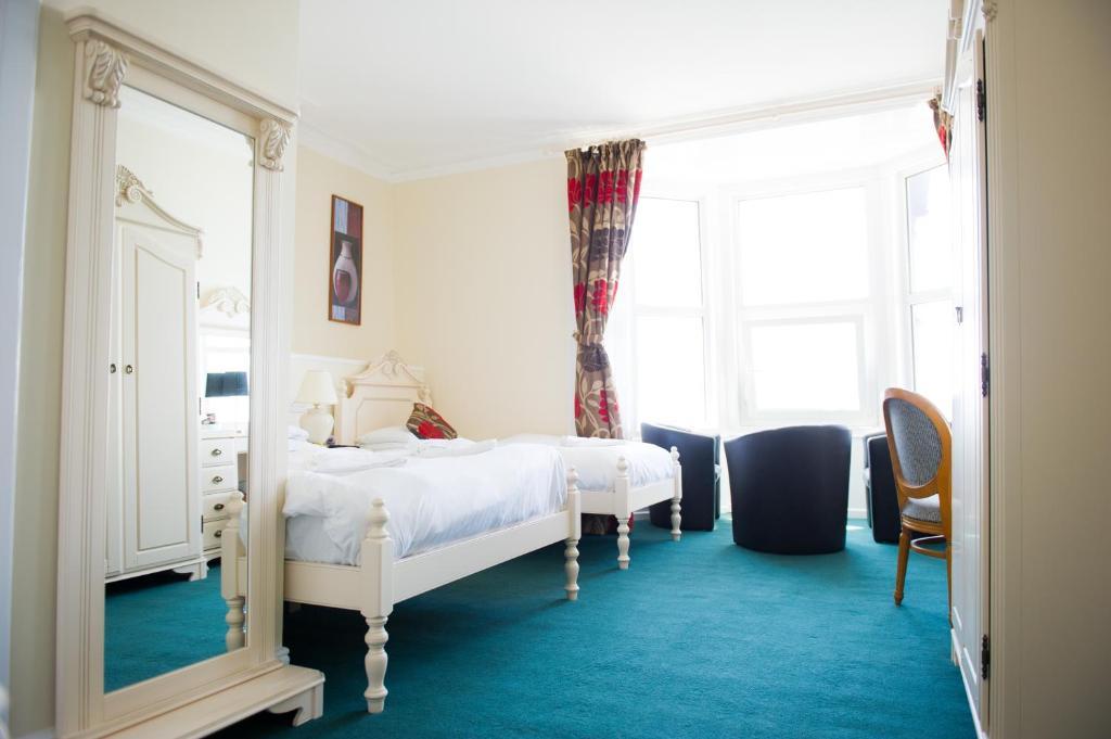 Queensbridge Hotel Aberystwyth Bagian luar foto