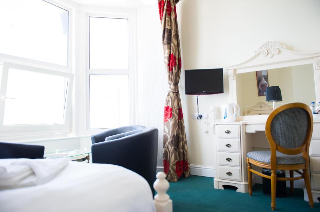 Queensbridge Hotel Aberystwyth Bagian luar foto