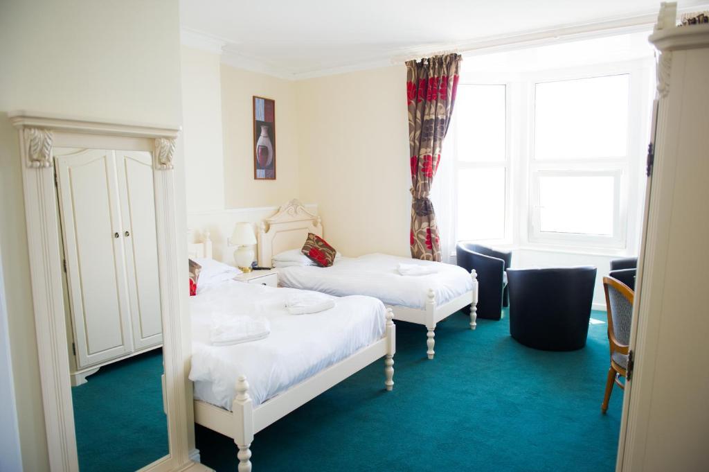 Queensbridge Hotel Aberystwyth Bagian luar foto