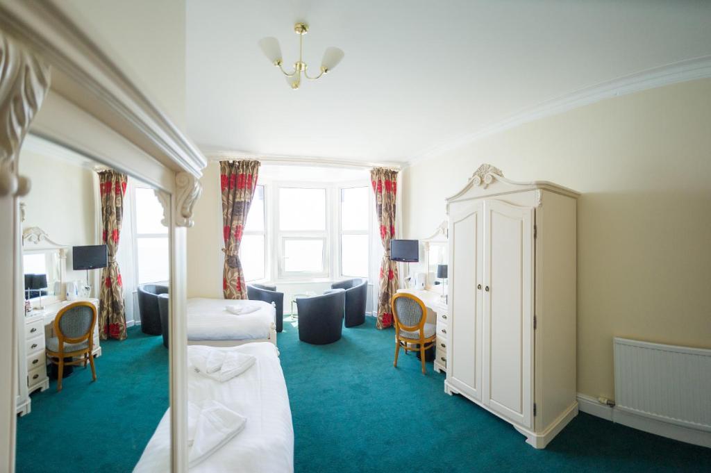 Queensbridge Hotel Aberystwyth Bagian luar foto