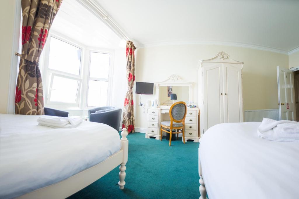 Queensbridge Hotel Aberystwyth Bagian luar foto