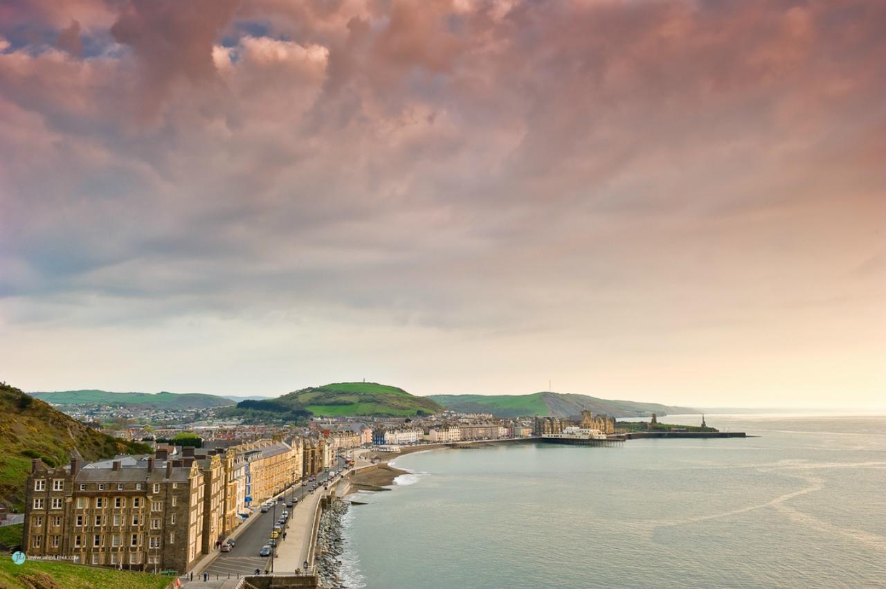 Queensbridge Hotel Aberystwyth Bagian luar foto