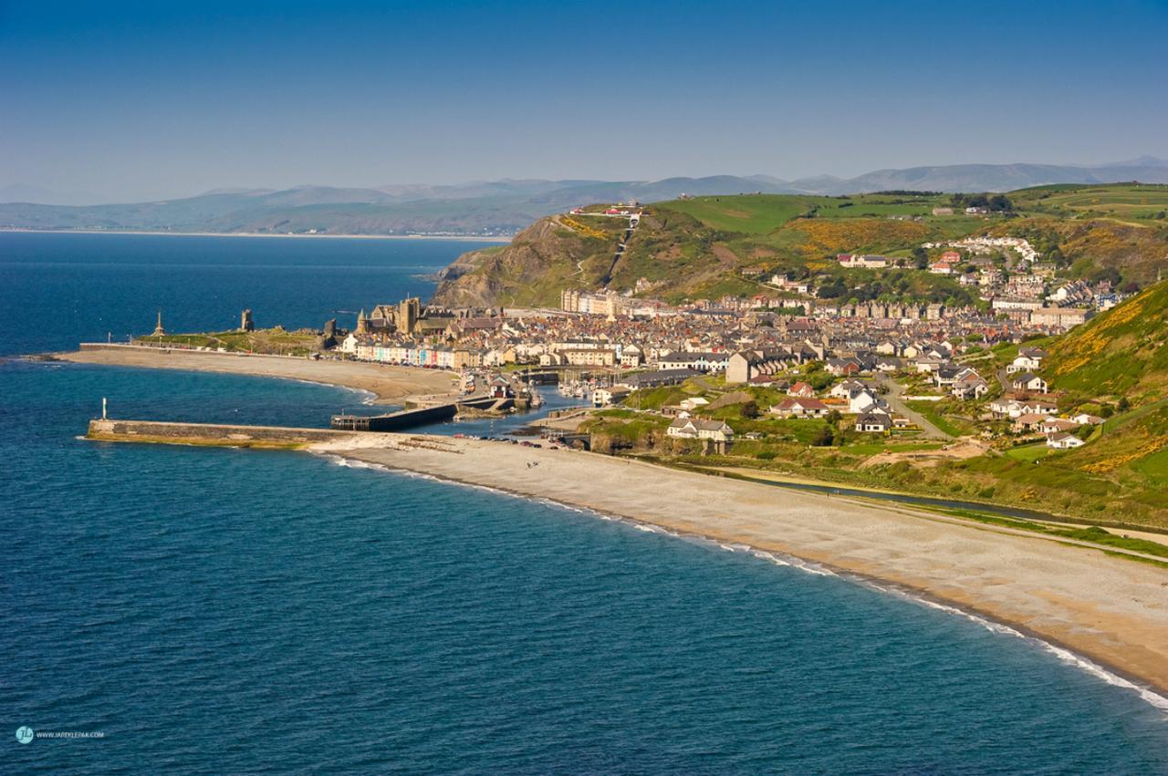 Queensbridge Hotel Aberystwyth Bagian luar foto