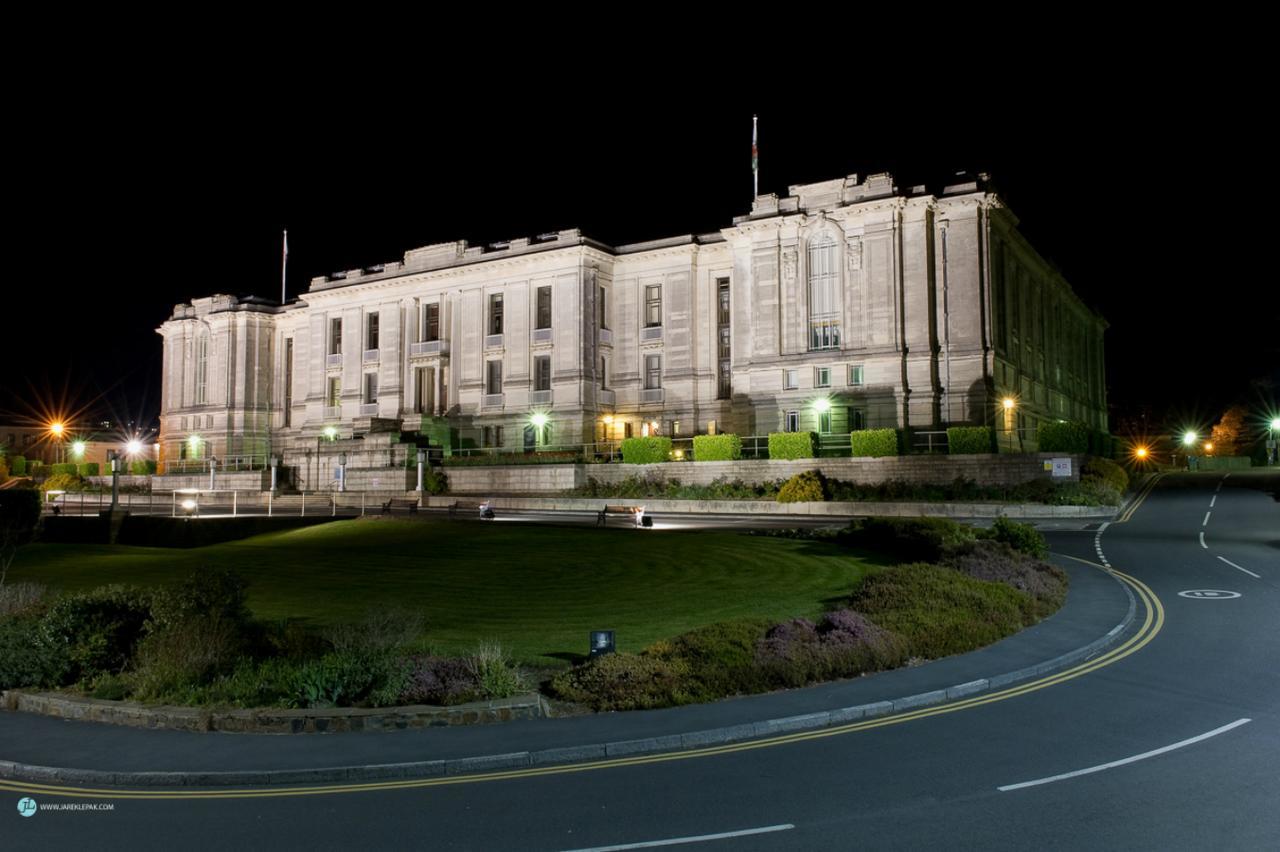 Queensbridge Hotel Aberystwyth Bagian luar foto