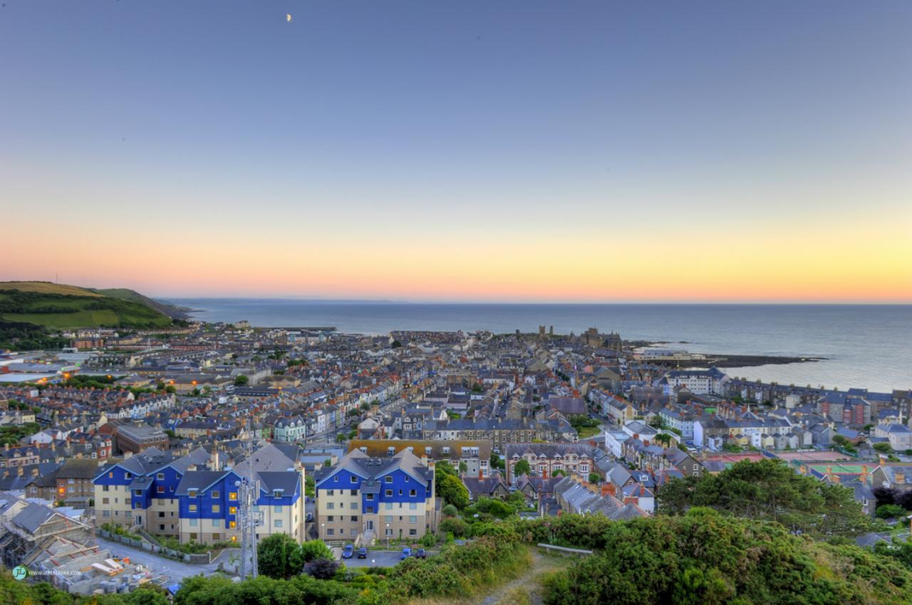 Queensbridge Hotel Aberystwyth Bagian luar foto